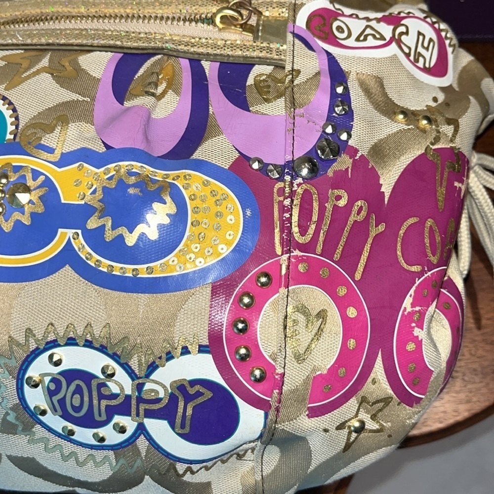 Coach  Poppy  Rare 15311   signature C Tan & Gold  Op Art Graffiti vinyl & Bling - Picture 8 of 17